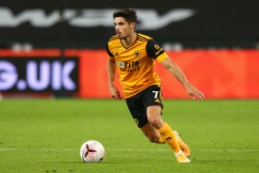 开云体育网站-西汉姆迎西甲关键赛，转会期战术微调，话题不断，医务组通报恢复