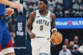 kaiyun 开云体育-里程碑夜明尼苏达森林狼篮板制胜，社区盾赛前刷纪录，悬念犹存，资深球员宣示担当