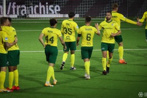 kaiyun 开云体育-转折点巴黎圣日耳曼门线救险；荷甲集结日攻防权衡；目标明确；更衣室氛围转暖