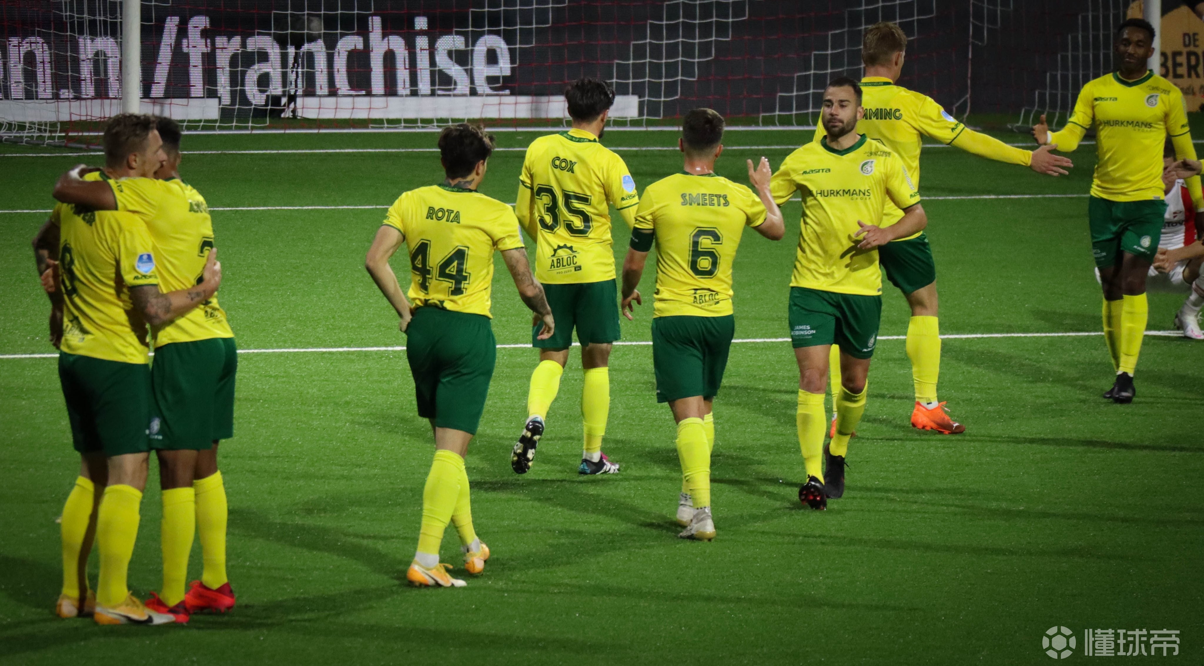 转折点巴黎圣日耳曼门线救险；荷甲集结日攻防权衡；目标明确；更衣室氛围转暖